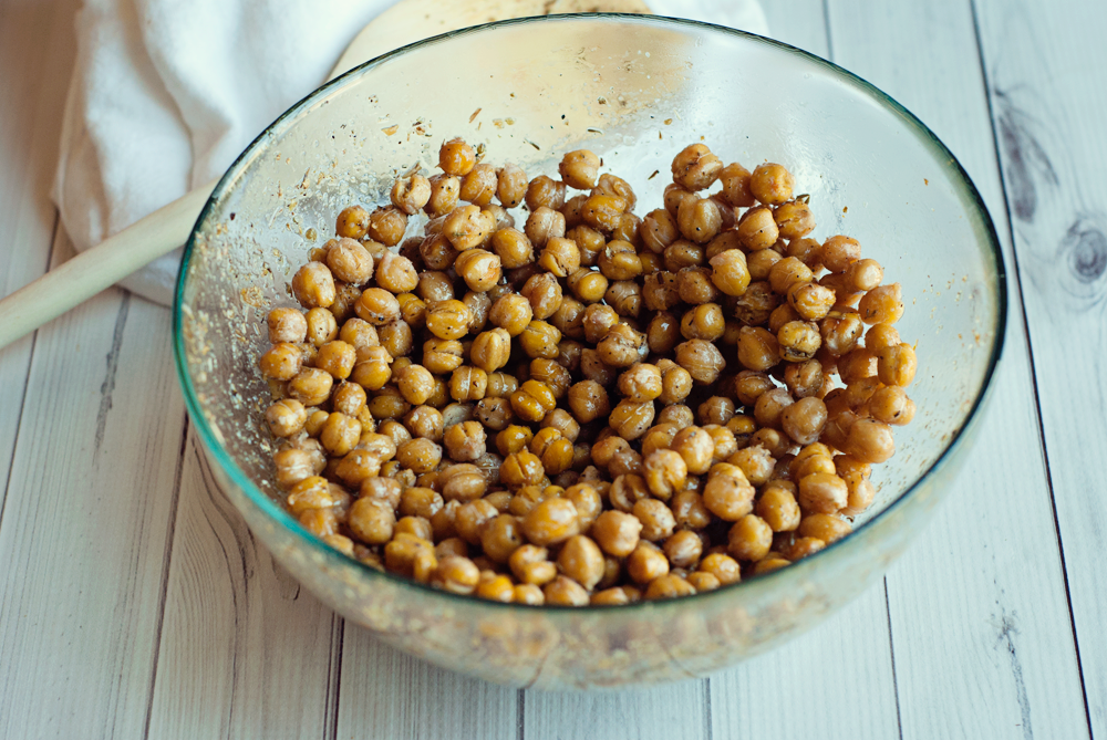 You need to try this Mediterranean Roasted Chickpeas Recipe, these are the new cool of the snack world; crunchy, flavorful, delicious!