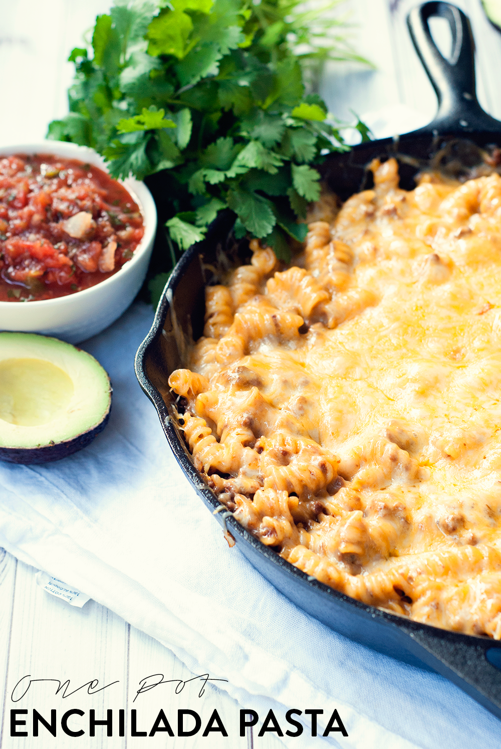 This one pot enchilada pasta proves that Mexican food means more than just tortillas! I could make this everyday, it's so delicious!