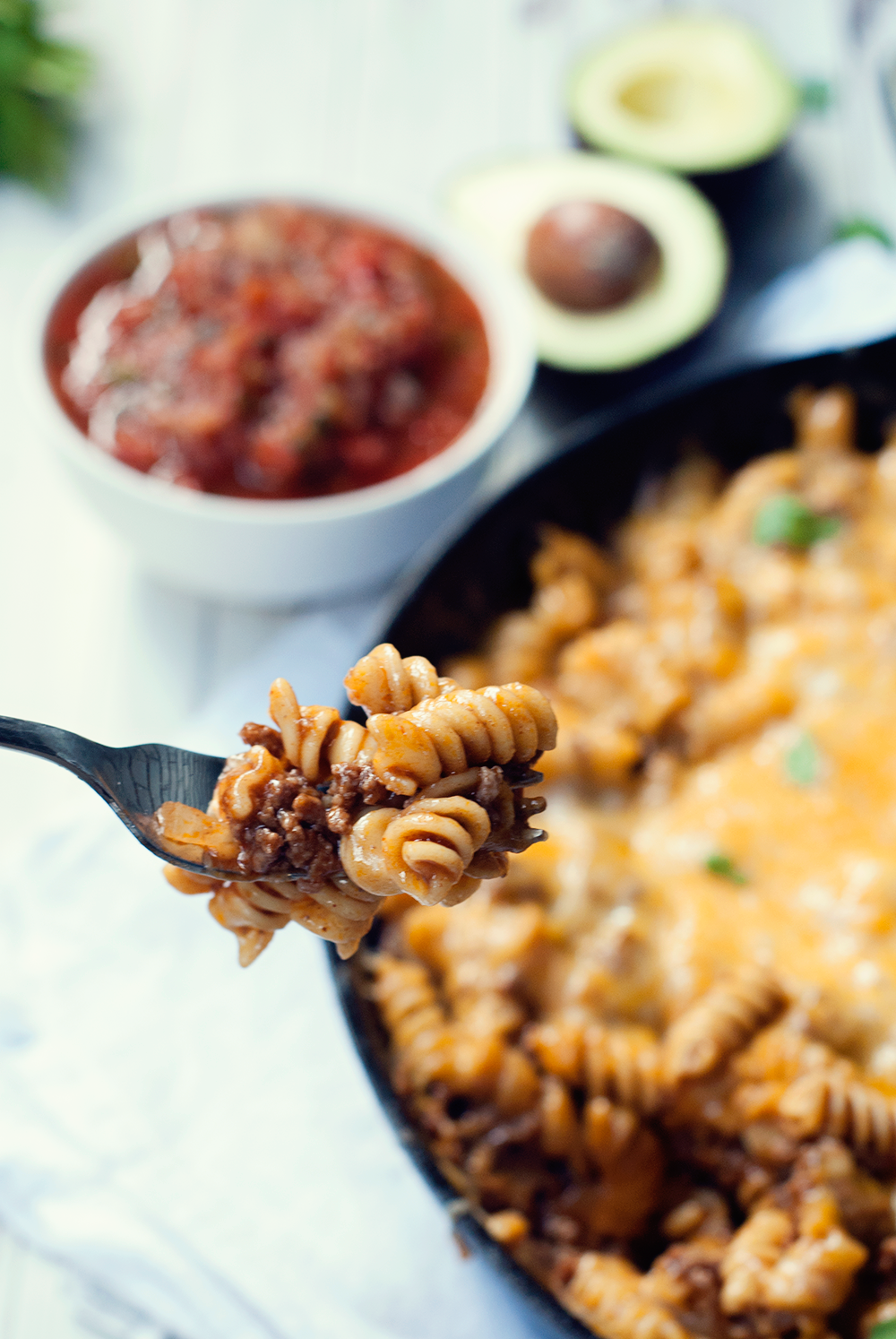 This one pot enchilada pasta proves that Mexican food means more than just tortillas! I could make this everyday, it's so delicious!