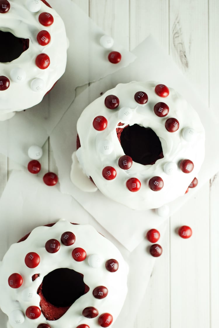 Share the love with a delicious and easy Mini Red Velvet Bundt Cake! | asimplepantry.com