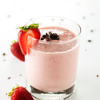 Strawberry Mango Smoothie | asimplepantry.com