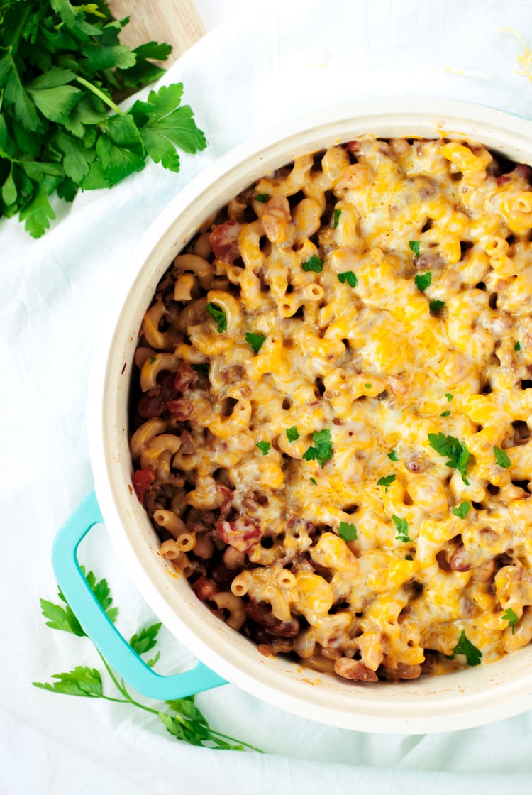 You could call it a one pot wonder or a 30 minute meal, but either way, this One Pot Chili Mac and Cheese is bound to be a dinner staple in no time! | asimplepantry.com
