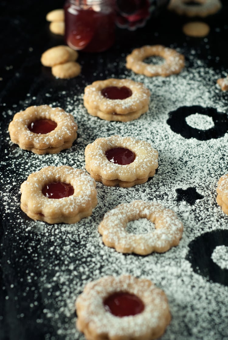 Simple Spiced Linzer Cookies | asimplepantry.com