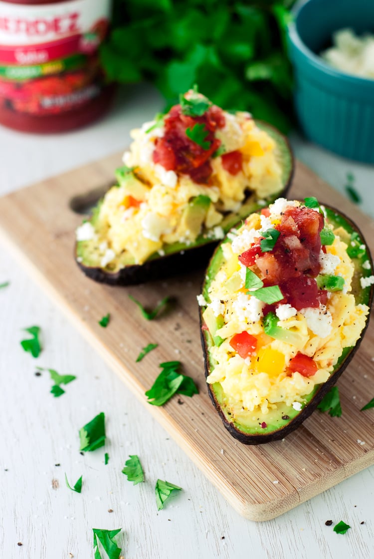 Have a deliciously simple, protein-packed breakfast when you make this Southwestern Stuffed Avocado! Ready in under 15 minutes! | asimplepantry.com