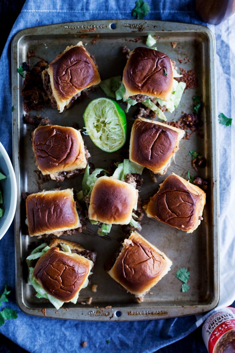 Game Day is looking delicious with these simply amazing BBQ Bacon Cheeseburger Sliders! Perfect for grilling, tailgating, or cooking inside! | asimplepantry.com