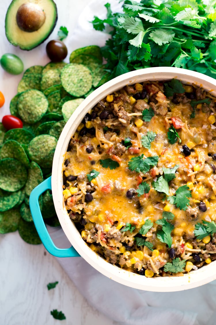 Say hello to the one pot wonder, 30 minute meal of your dinner dreams! This super easy Cheesy Mexican Chili Rice is full of flavor and the perfect comfort food for any night of the week! | asimplepantry.com