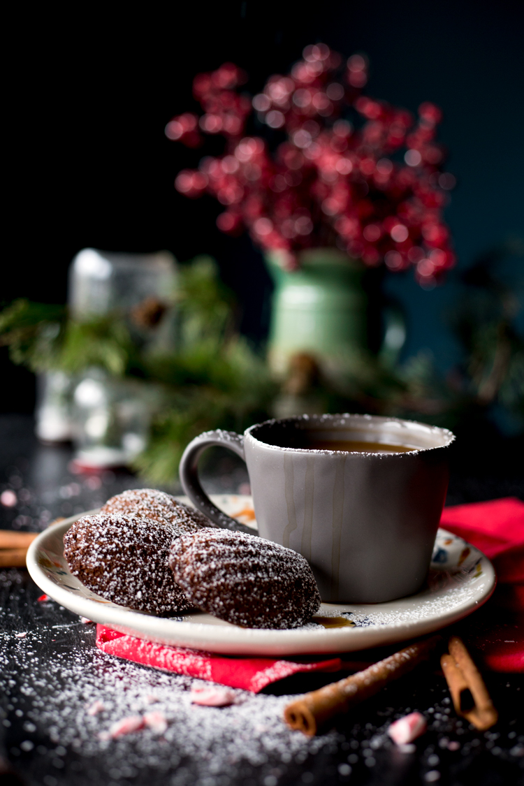 Enjoy a hot cup of coffee with these Chocolate Peppermint French Madeleines and enjoy the season deliciously! | asimplepantry.com