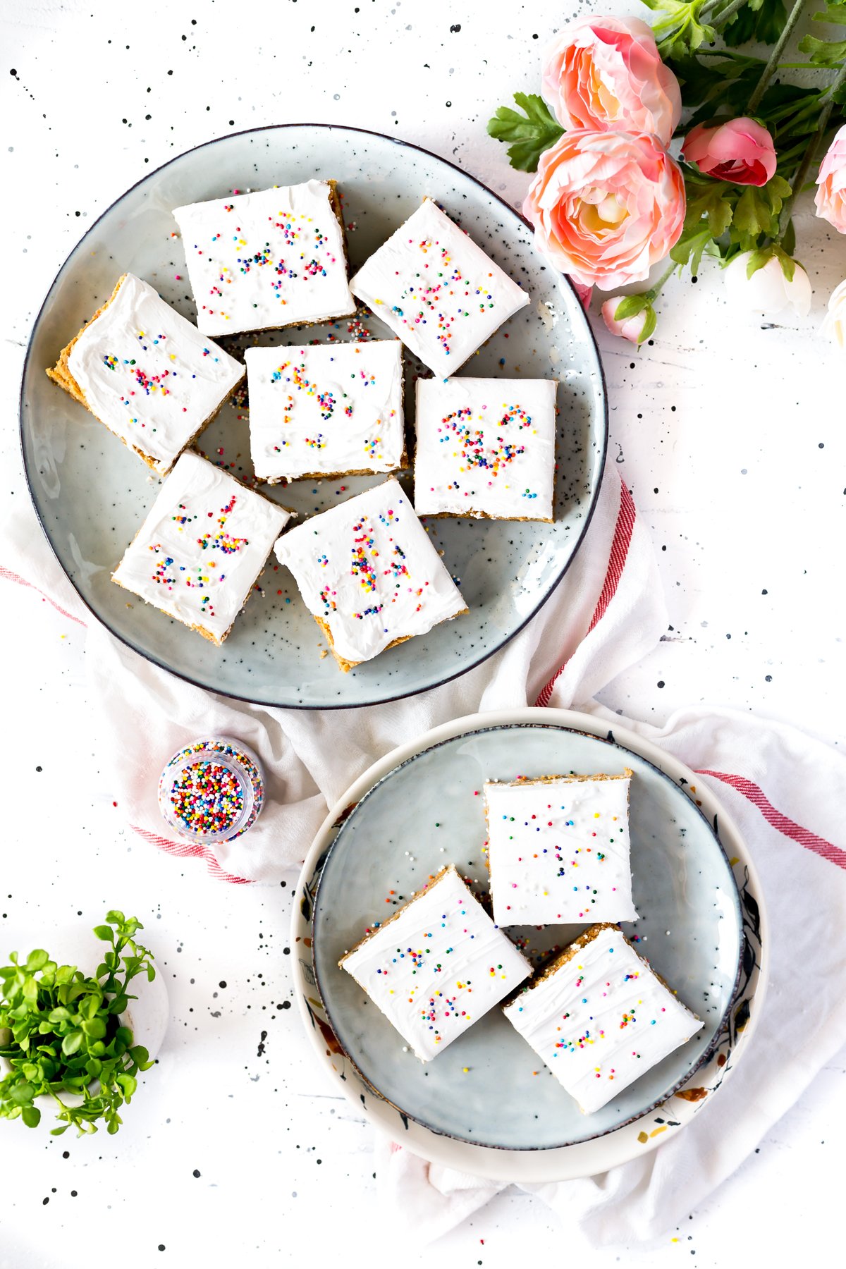 Who couldn't use some Frosted Funfetti Birthday Cake Cookie Bars in their life? Put this dessert in your easy recipes arsenal and enjoy! | asimplepantry.com