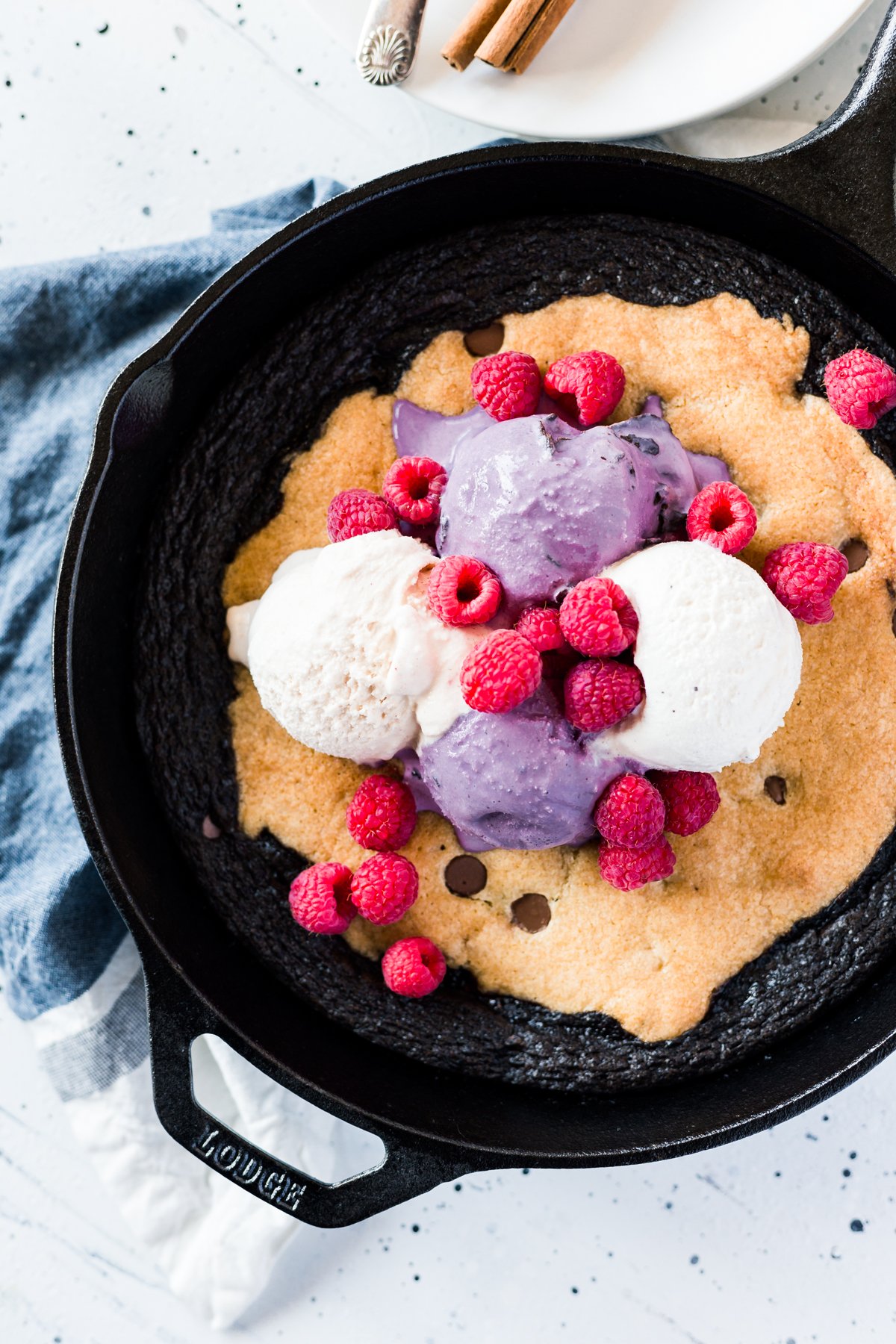 If you're looking for easy recipes for dessert, this Raspberry Ripple Skillet Brookie is a definite crowd-pleaser! Serve with your favorite ice cream and enjoy! | asimplepantry.com 